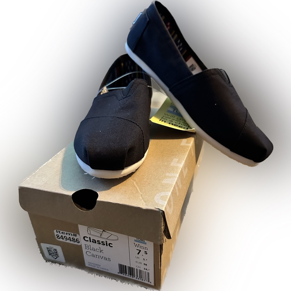 Brand New TOMS Black Canvas Size 7.5